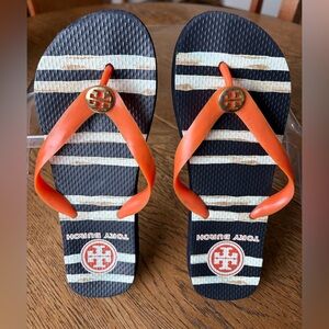 Tory Burch Reva Rubber Flop Flops Gold Logo Navy White Size 6